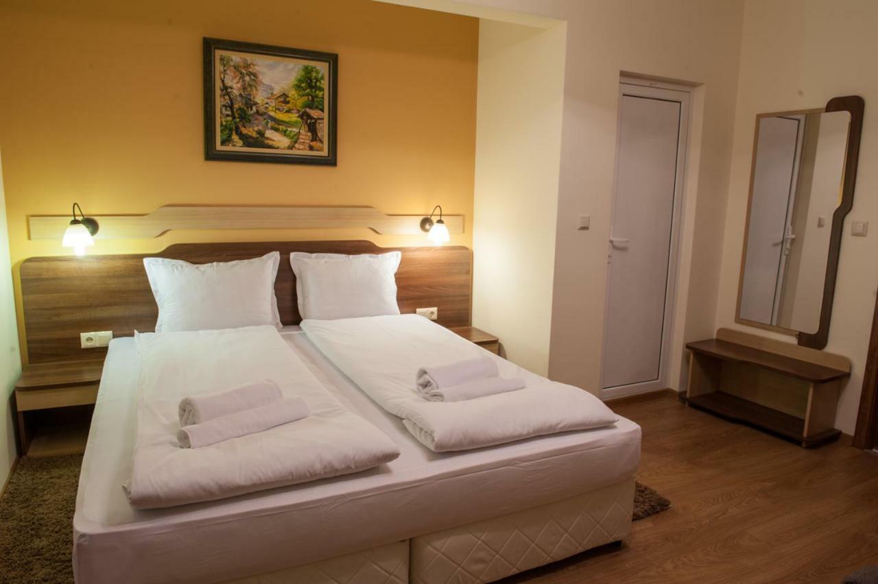 Family Hotel Balkanci Usana Extérieur photo